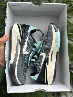 Women's Basketball Shoes Nike Air Zoom G.T. Cut 2 brand new shoes